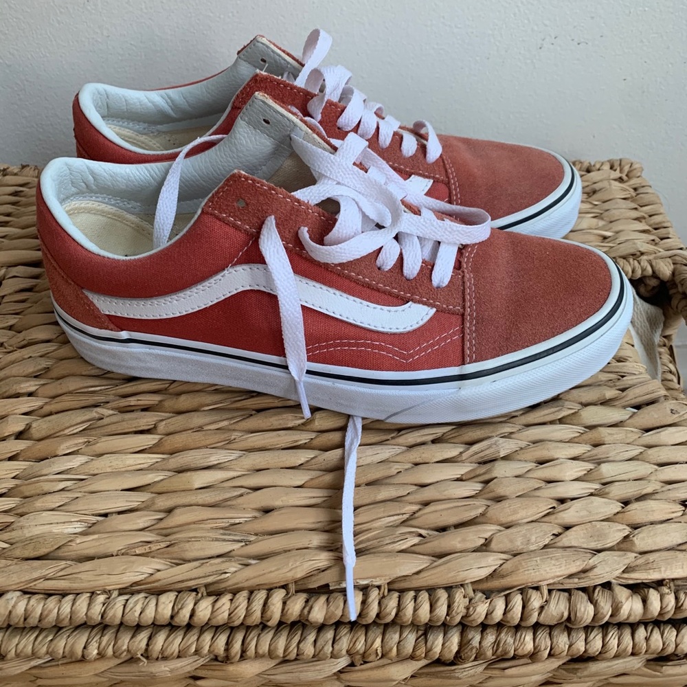 Vans Old Skool- Rusty Red EUC W 8 M 6.5